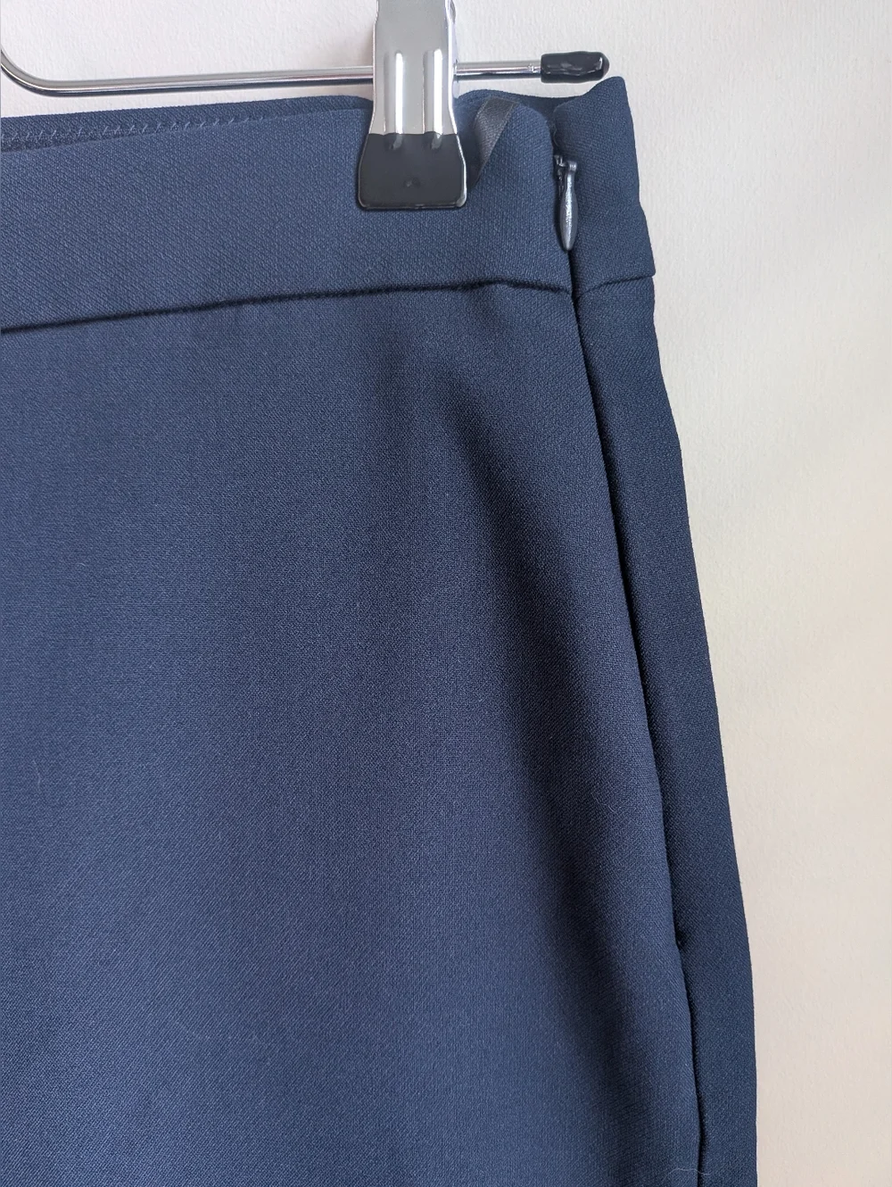 Babaton High-waisted slim-fit pants with Zipper ankle - Picture 3 of 7